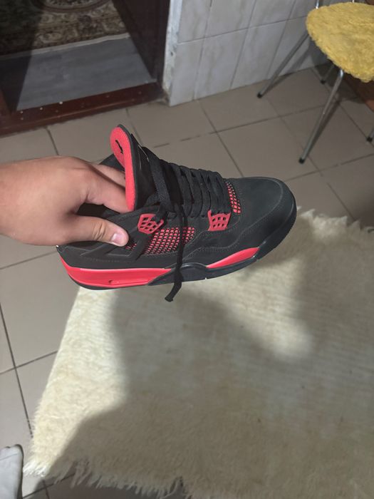 Jordan 4 Retro Red
