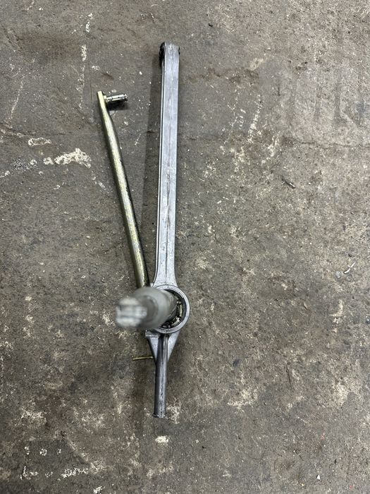 Кулиса на БМВ Е34 520i