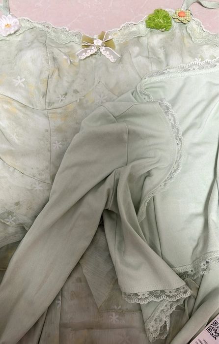 Зеленое платье на весну