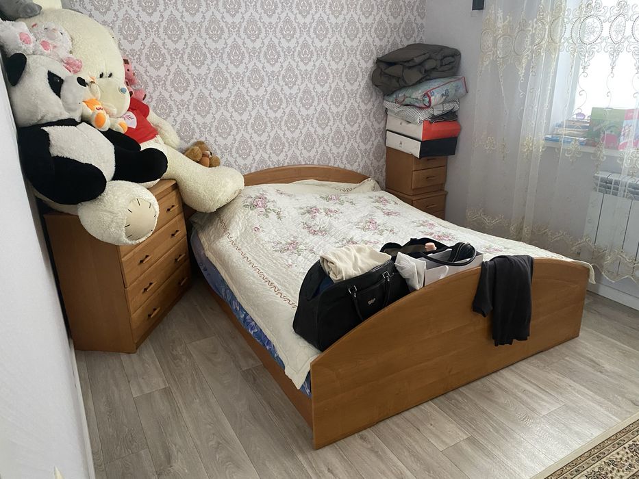 Продам мебель для спальни, 2 шт тумба, кровать