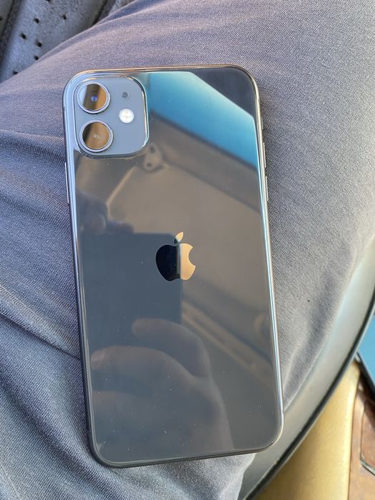 Продаю iphone 11.  64G