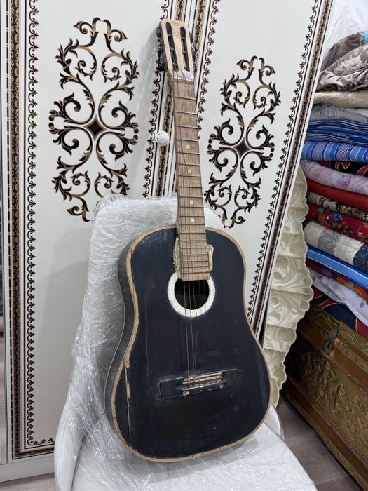 Продам гитару по хорошей цене