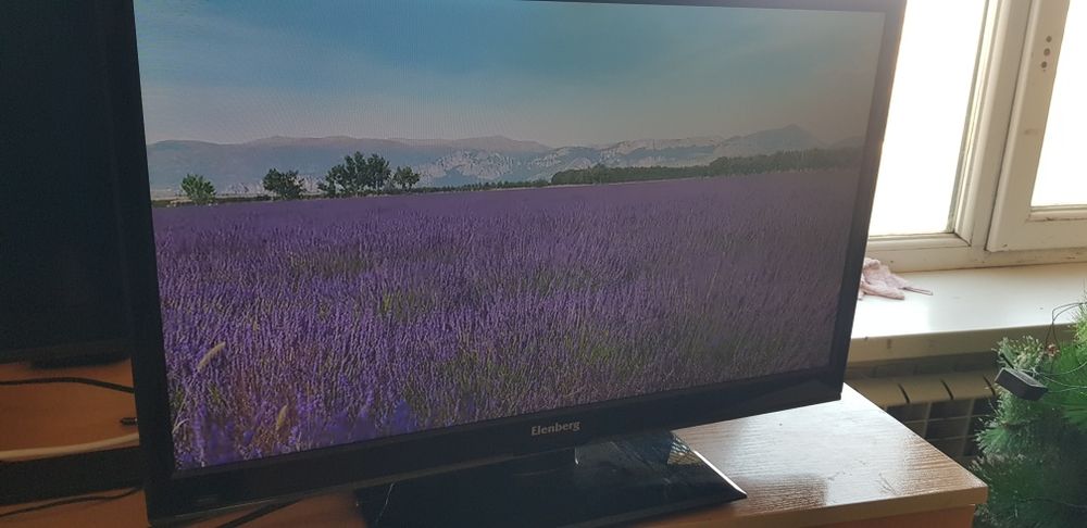 Продам недорого телевизор Elenberg