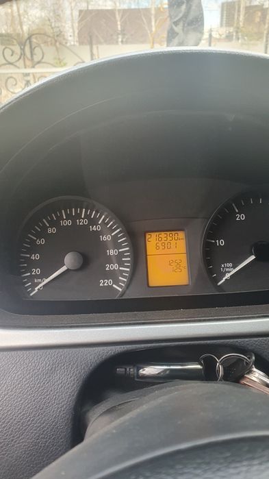 Продам мерседес вита