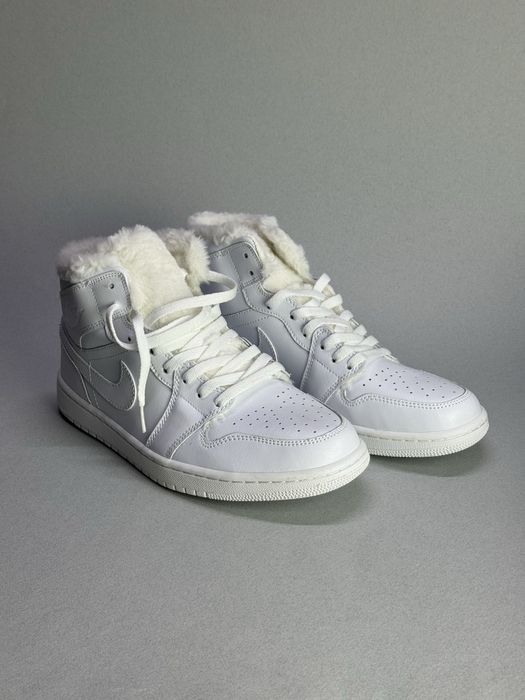 Распродаем новую обуь и одежду