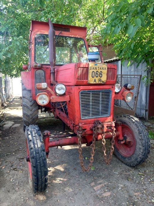 Vând tractor U650
