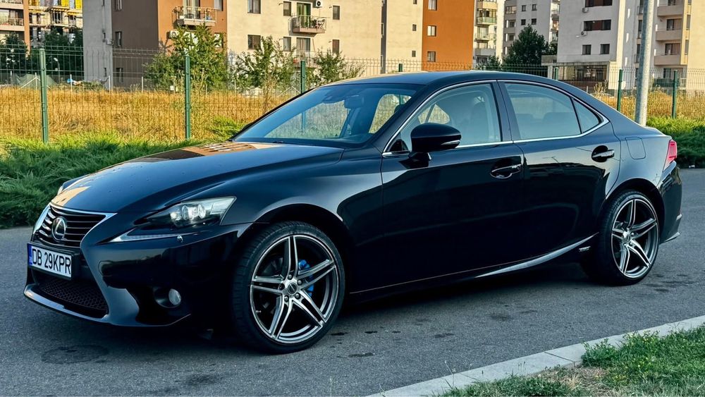 Lexus IS300h  2.5hybrid