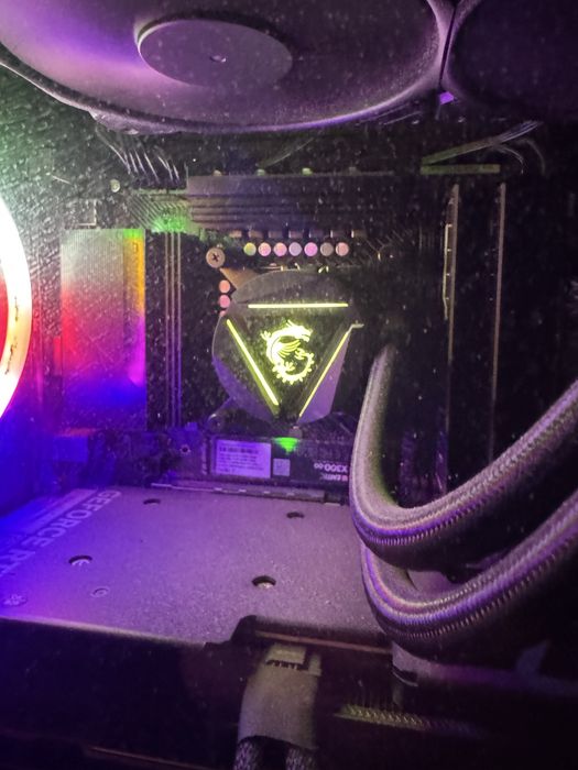 Мощен Gaming Setup