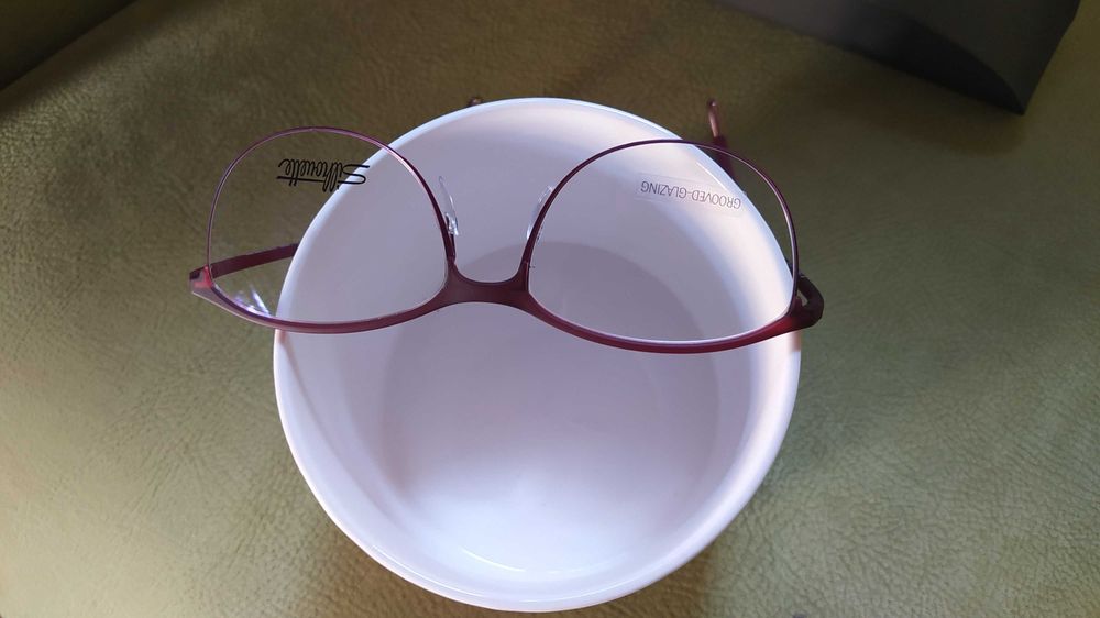 Продавам рамка за очила Sillouette