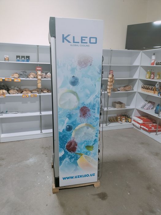 Холодильник витрина  KLEO vs 390T
