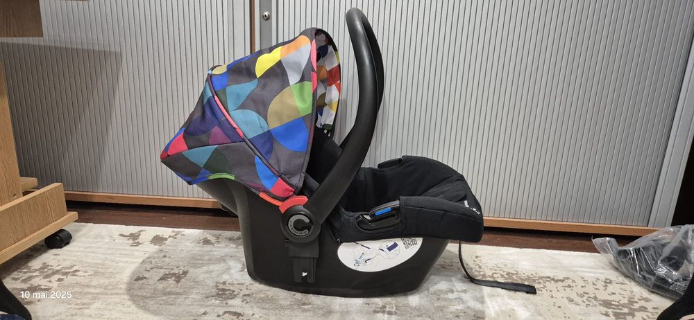 Cărucior combinat 3 în 1 Cosatto - Giggle, Kaleidoscope, set complet