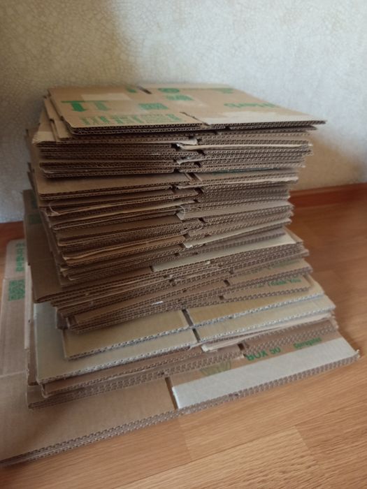 Коробки картонные 39 штук