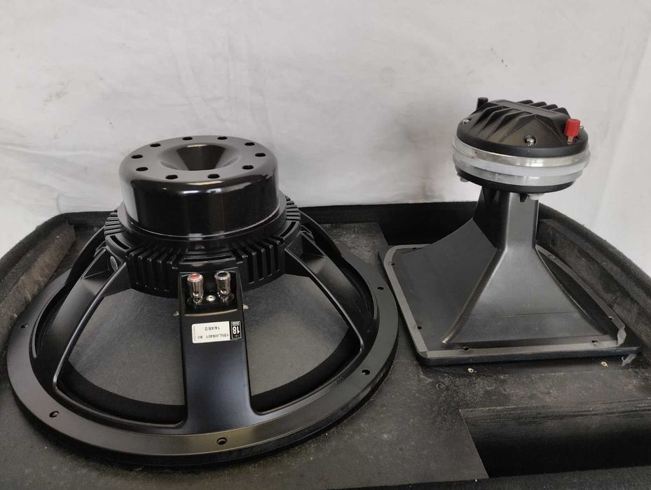 Продавам тонколони ROBOX 1 kw. - model 15F 802 Pro.