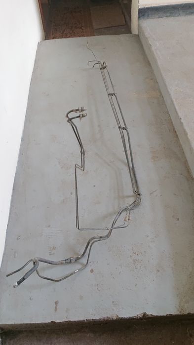 Тръбички за горивото и спирачките на форд фокус 2001-2004 година .