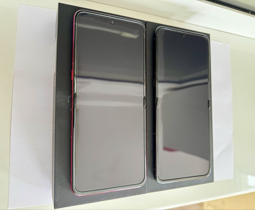 Motorola Razr 60 Ultra 512/16GB. Пълен комплект, гаранционни.