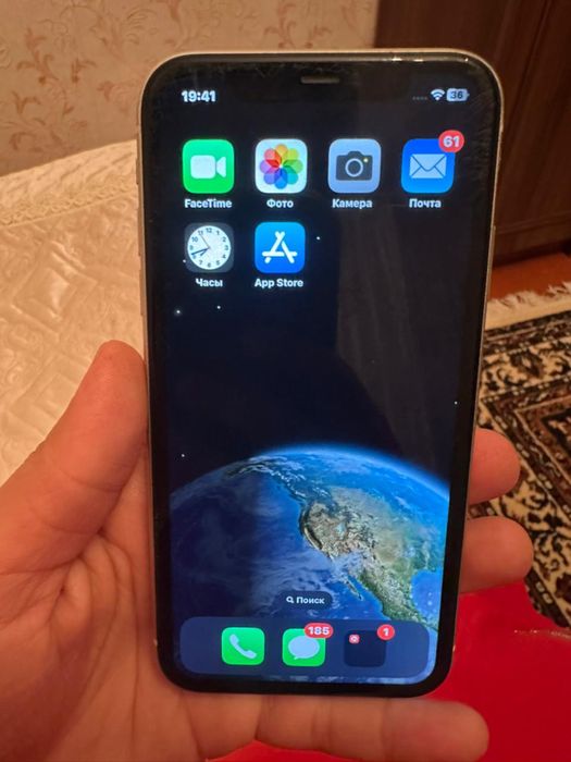 Прлдам айфон 11  128гб