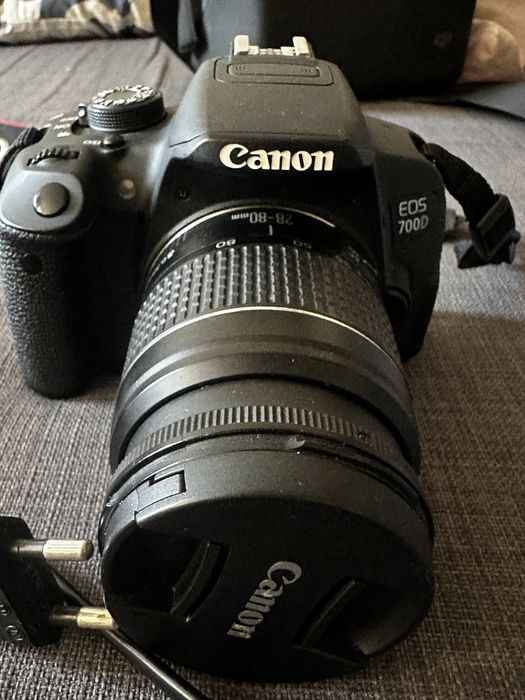Vand/Schimb DSLR canon eos 700d