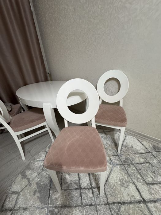 Продам стол и стулья