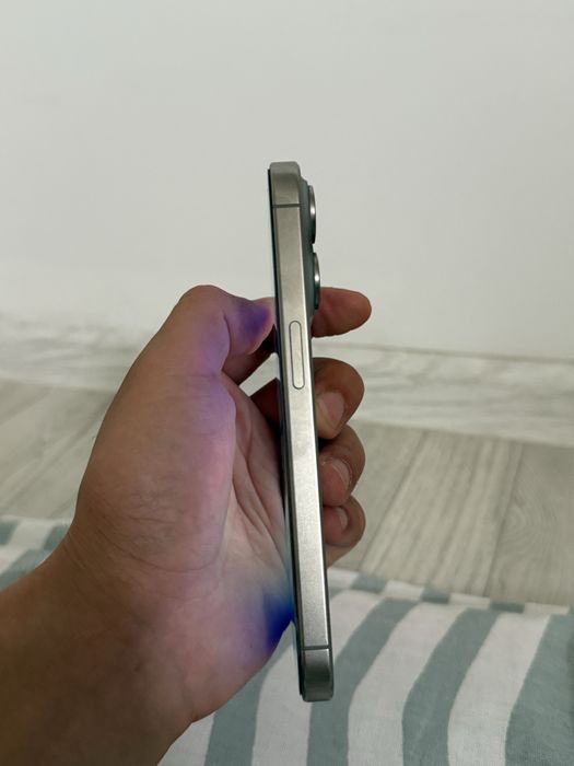 iPhone 15 Pro 256 GB Natural Titanium