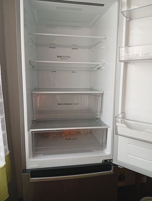 Продаю холодильник LG