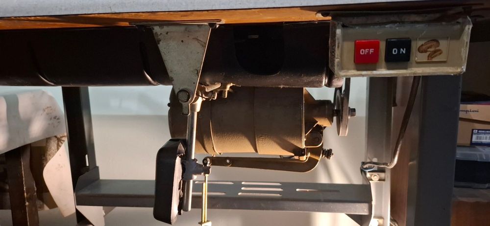 Бутилкива шевна машина Dürkopp Adler.