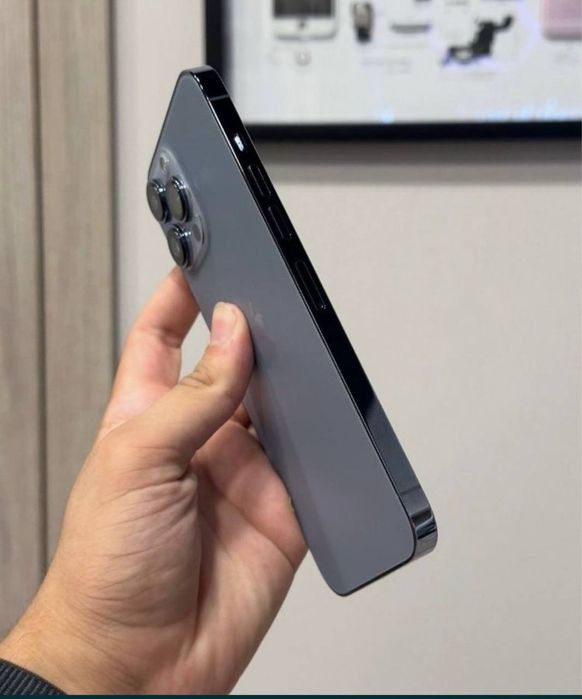 iPhone 13 pro.         .