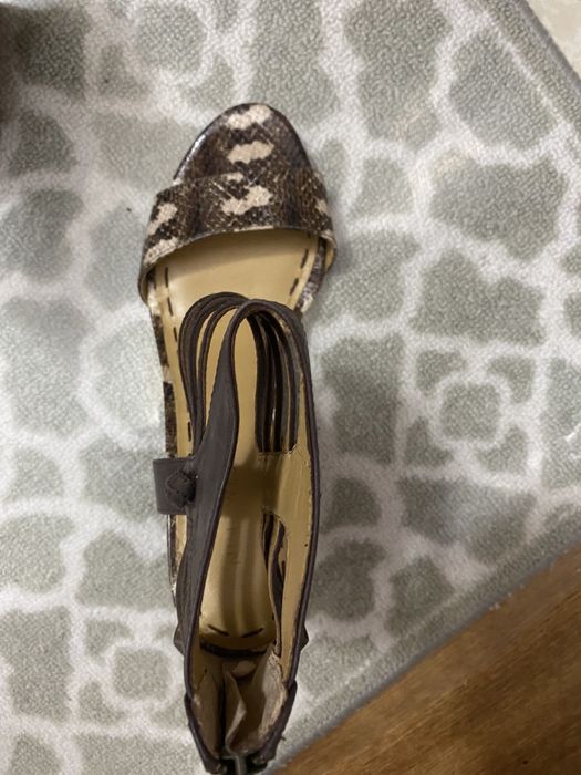 Продам Туфли ( женские)