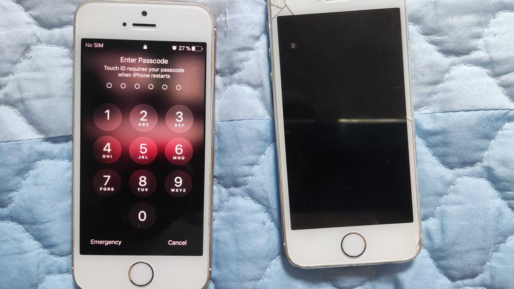 Два телефона iphone s5