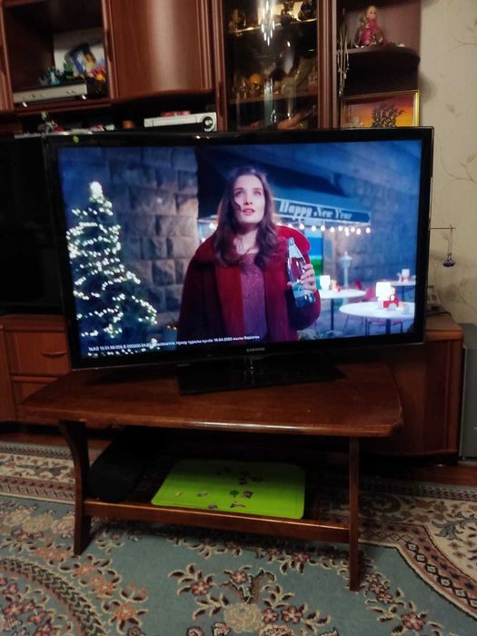 Телевизор Samsung диагональ 46" (117см)