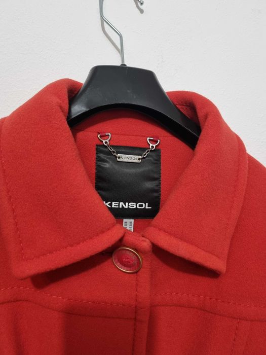 Елегантно палто на марката Kensol