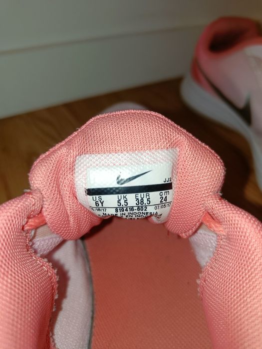 Adidasi roz nike