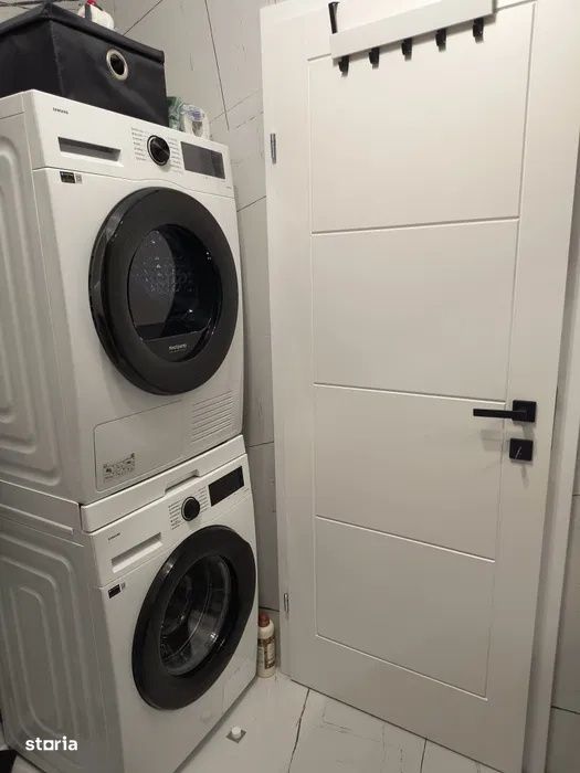Apartament cu 3 camere, 71 mp, balcon, zona Teilor