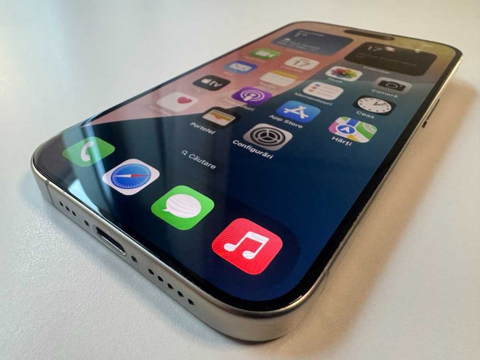  Apple / iPhone 15 Pro 256 Gb / Natural Titanium