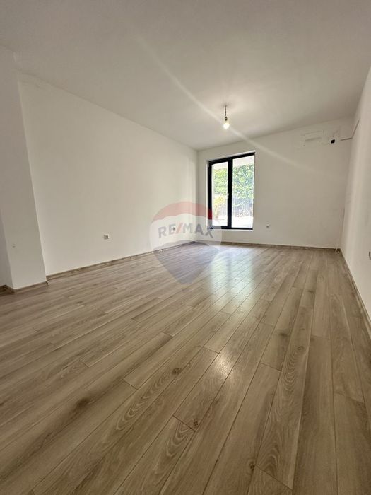 Дава се под наем Офис в Варна, Победа - 110 кв.м за 867 € - Снимка #1