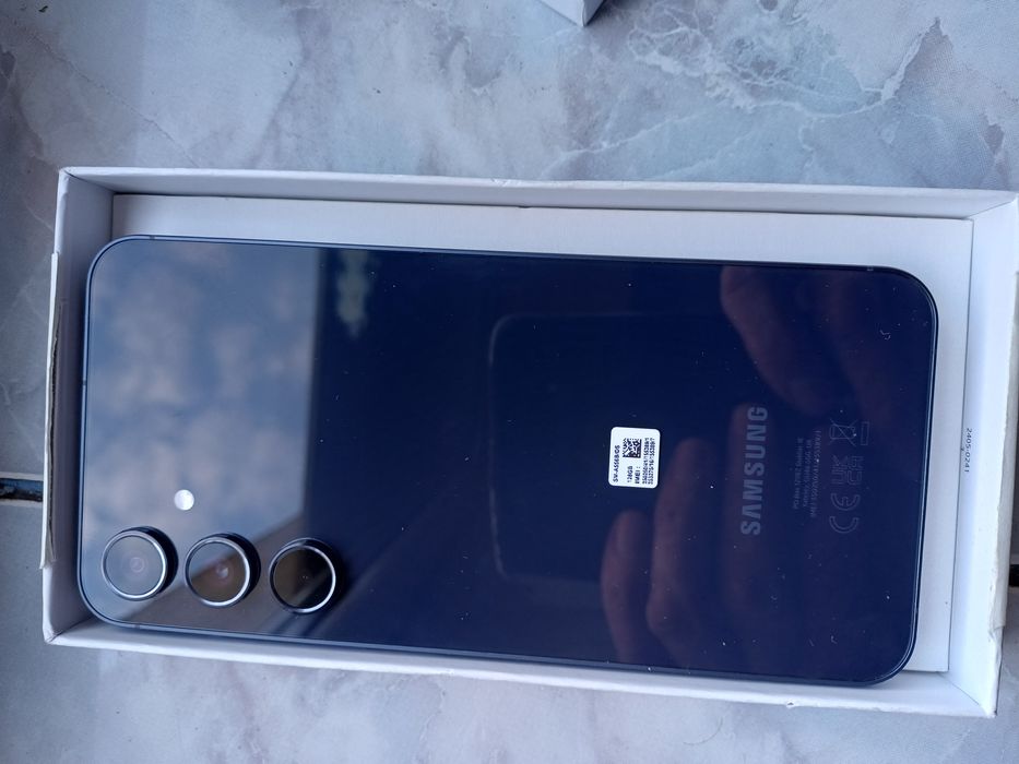 Vand telefon Samsung A 55 Dual Sim nou.