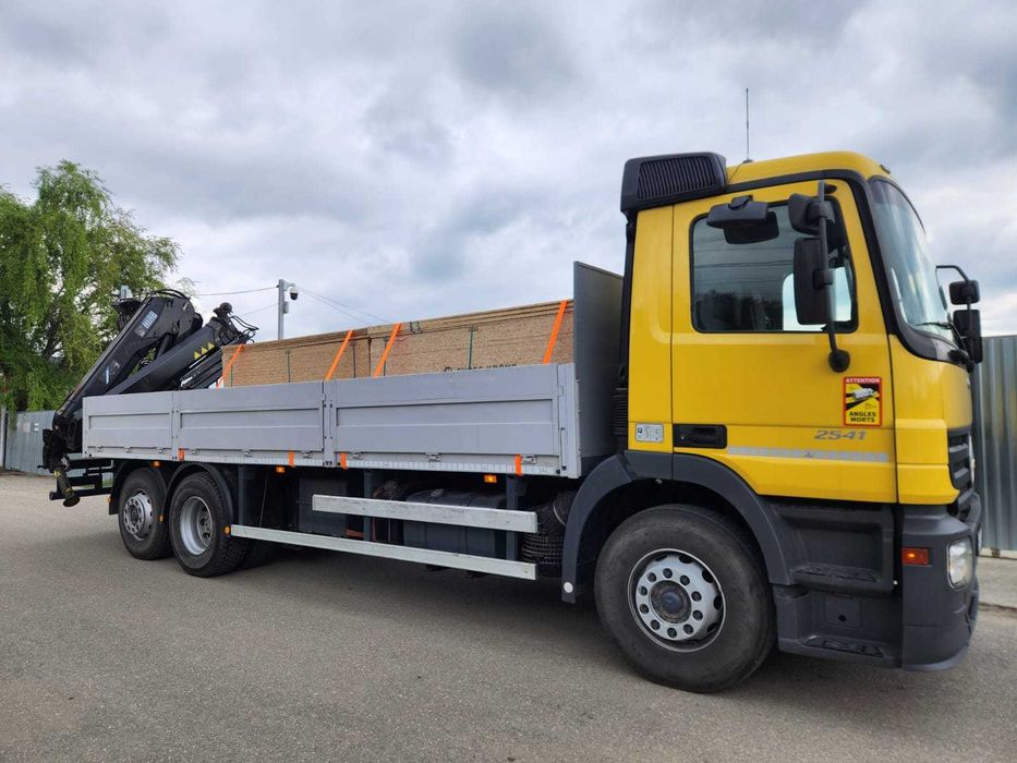 Camion cu macara de inchiriat - transport si manipulare marfa Ploiesti