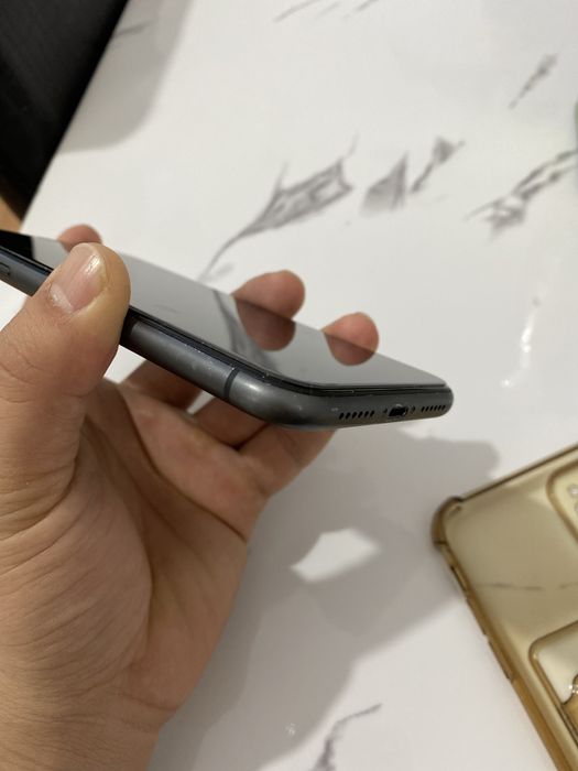 Айфон 11 64 гб продам