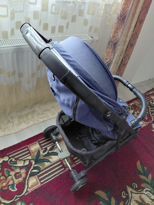 Коляска синяя,маневренная,удобная