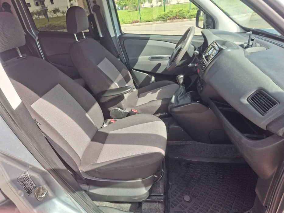 Fiat Doblo 2014 varianta lunga 1.3 diesel 5 locuri stare excelenta.