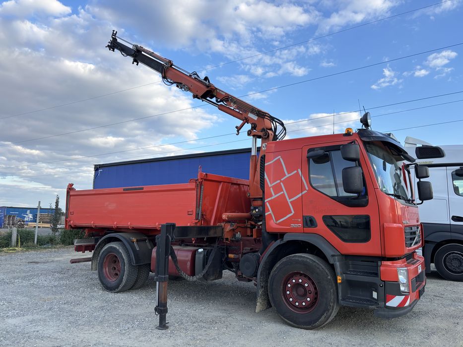Volvo basculabil cu macara