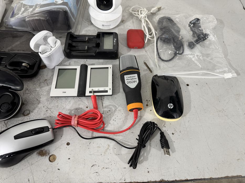 Мишка, фенер , камера и др - Лот Б-9