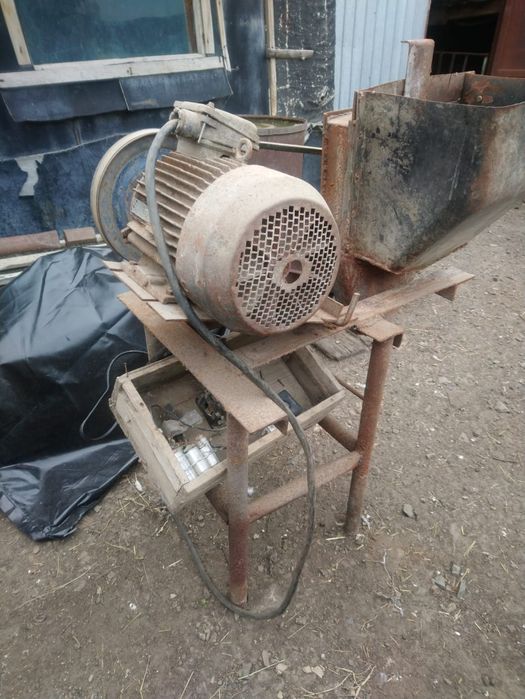 Продам дробилку для зерна любого