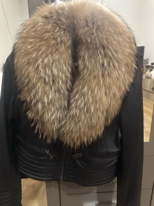 Кожено късо яке с богата яка лисица