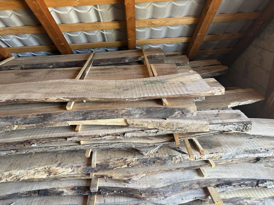 Cherestea si blaturi de masa de nuc stejar  salcam frasin paltin cires