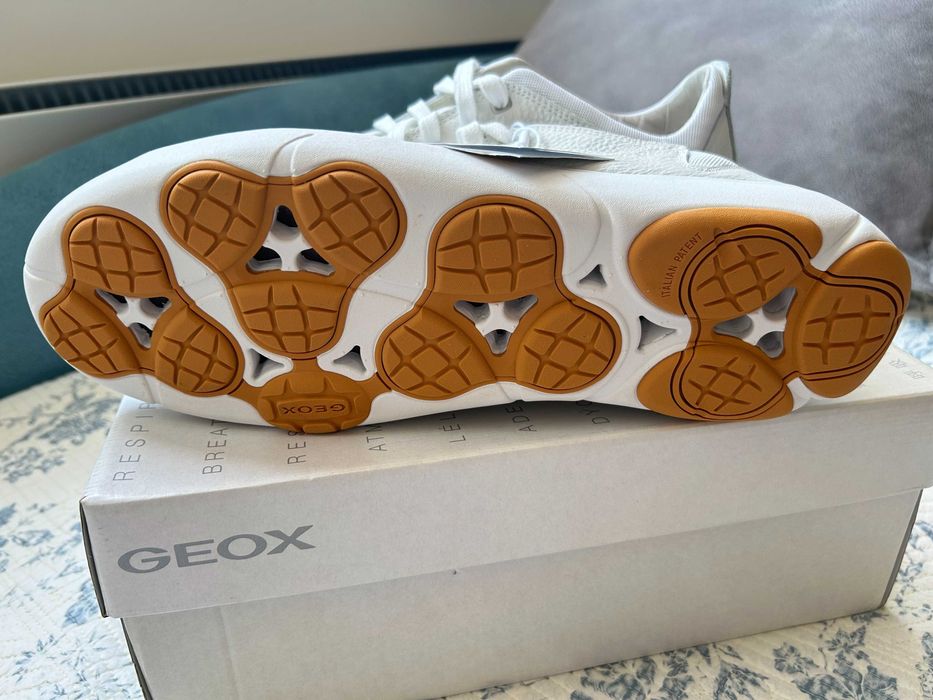 Нови Geox Nebula  размер 44, отговарят на 45