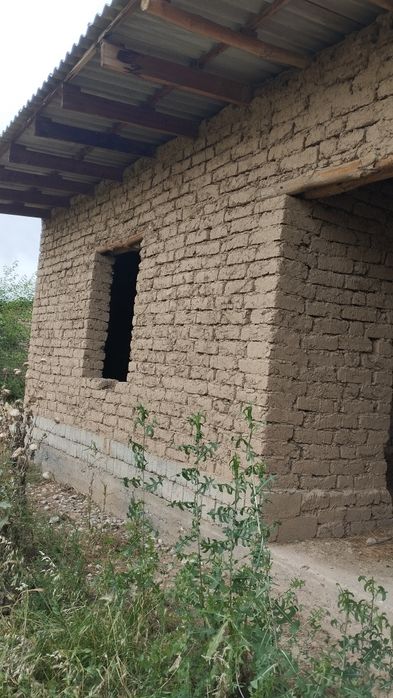 Uchastka sotiladi