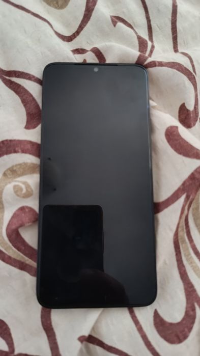 Se vinde 2 telefoane noii nu au fost folosite