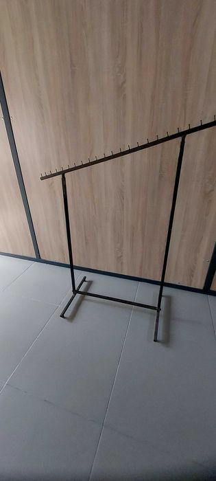 Вешалка для одежды напольная