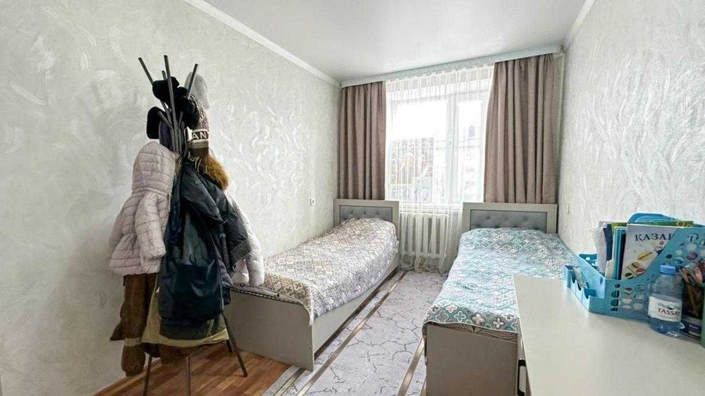 продам 4 ком в центре Айым