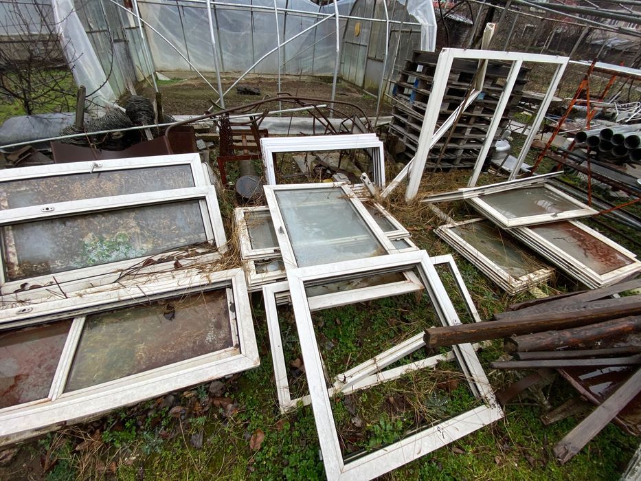 Пласмасови прозорци за парник